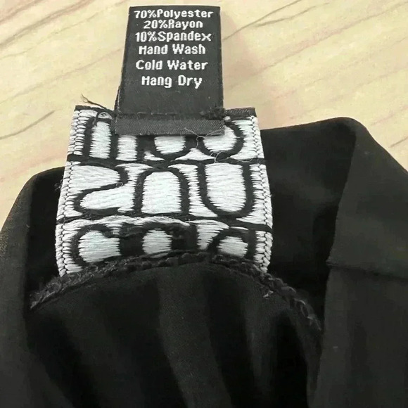 Clara Sun Woo Black Cold Shoulder Tunic Top - Picture 4 of 6